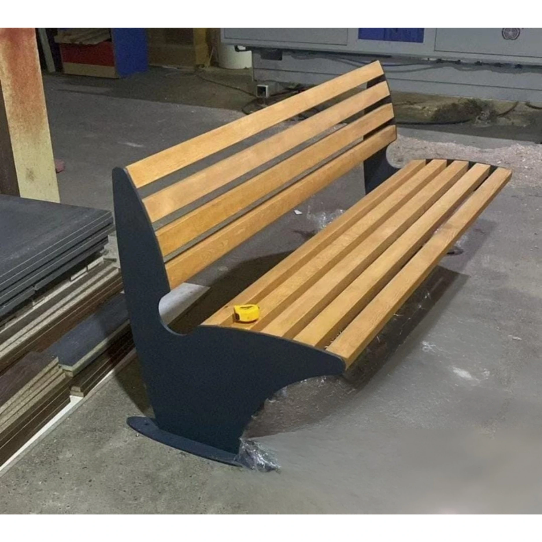 Modern Ellips Ayaqlı Skamya – Park və Şəhər Mühiti üçün
